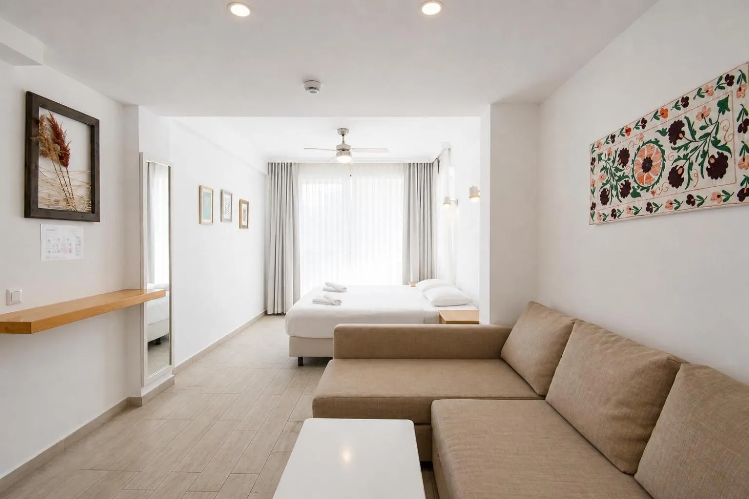 Hideaway Hotel 3