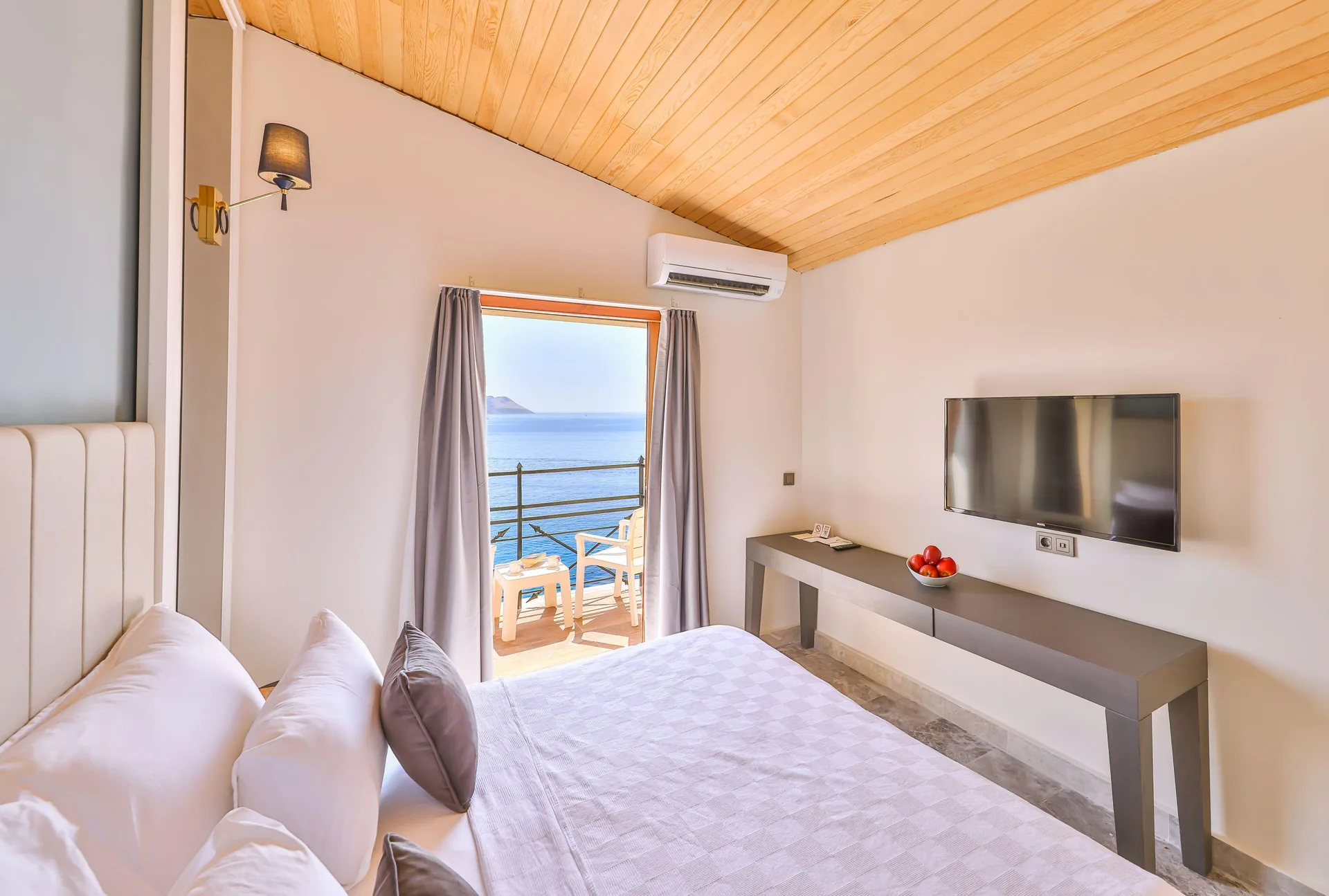 Hera Hotel 4