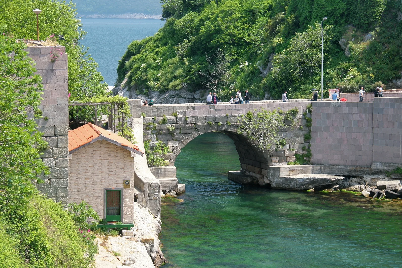 Kemere Köprüsü ve deniz geçidi