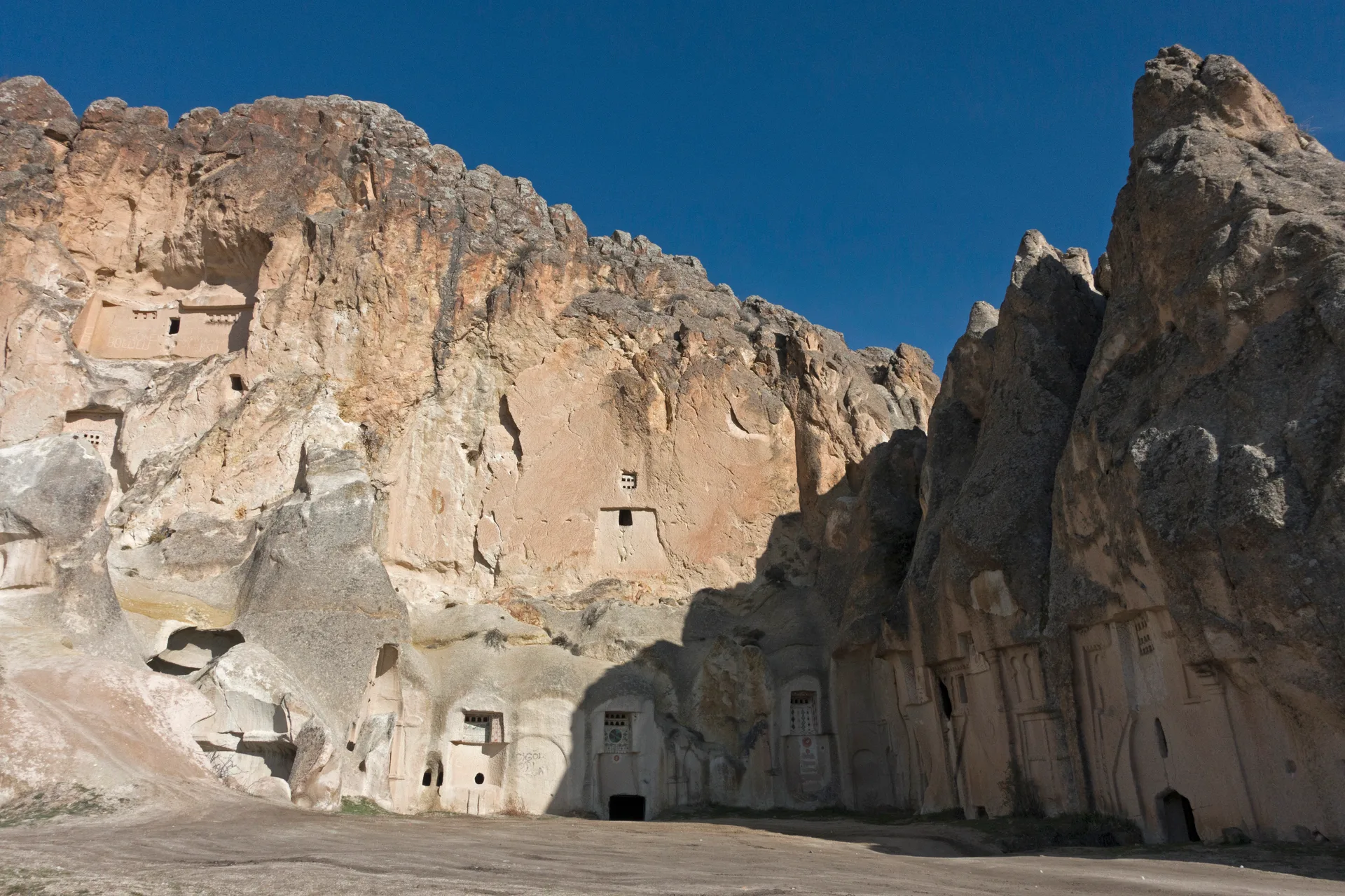 Hallaçdere Manastırı kaya kompleksi