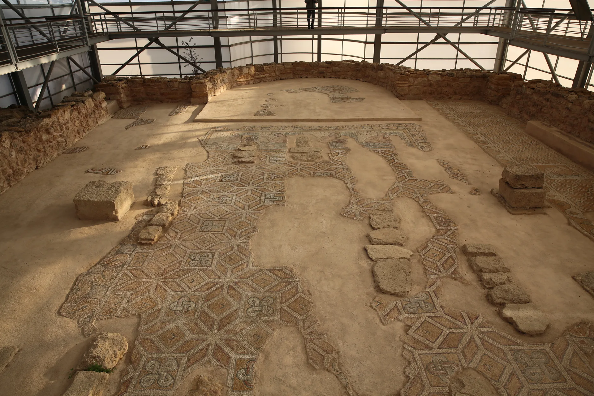 Hadrianopolis Antik Kenti içindeki taş yapı kalıntıları
