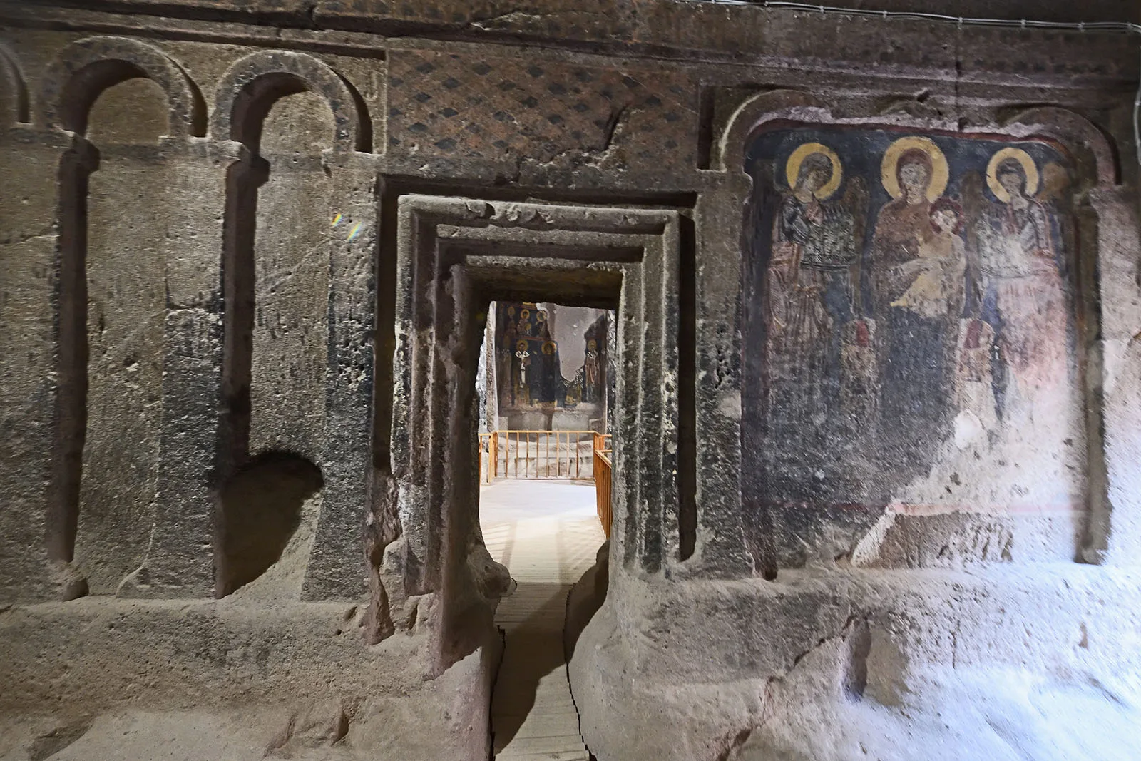 Gümüşler Manastırı
