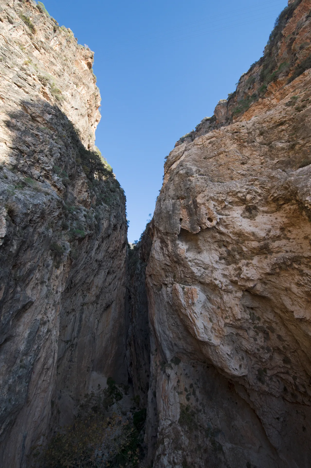 Kaş–Kalkan yolundan görülen Kaputaş Plajı ve çevresindeki dik kayalıklar