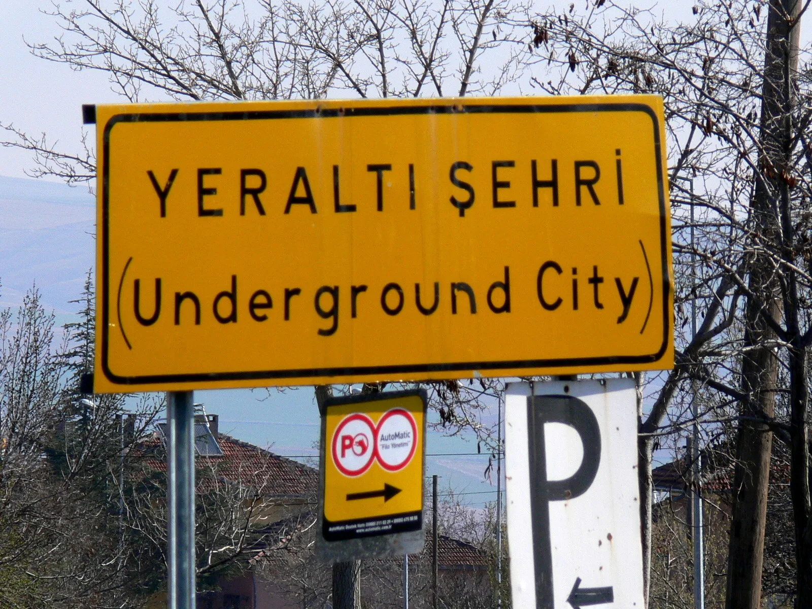 Özkonak Yeraltı Şehri giriş tabelası