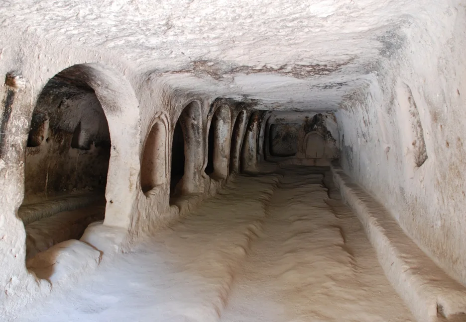 Keşlik Manastırı kaya kilisesi