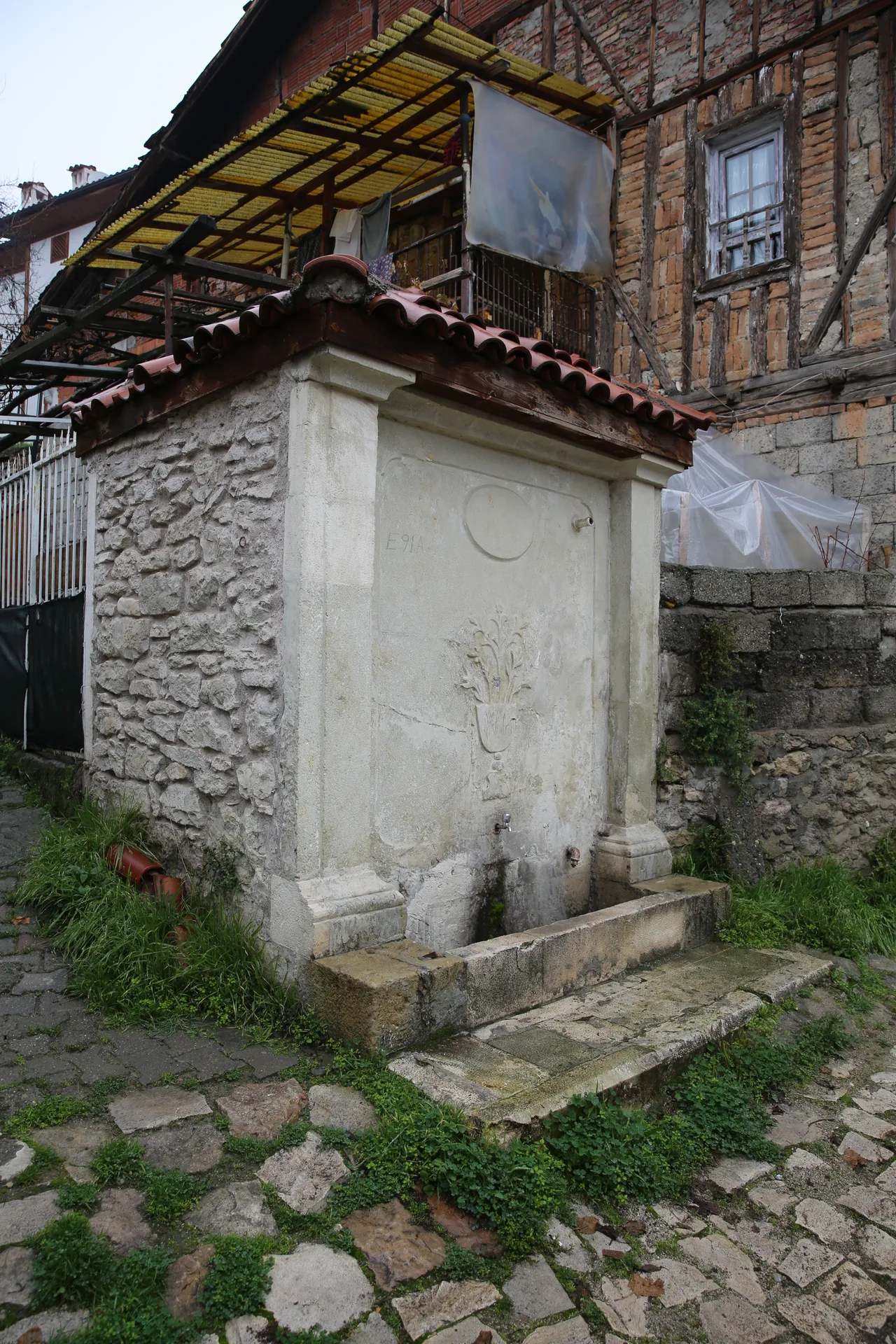 Akçasu Sokak Çeşmesi